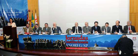 Esq./dir.: Patricia André de Camargo Ferraz, Mário Mantovani, Rogério Portugal Bacellar, Lair Krahenbuhl, Claudio Lembo, desembargador Ruy Pereira Camilo, desembargador Henrique Nelson Calandra, juiz José Antonio de Paula Santos Neto, juiz José Roberto Furquim Cabella, João Crestana e José Américo Dias