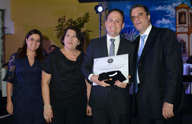 Esq./dir.: Laura Vissotto, presidente da ANOREG/SP; ministra Eliana Calmon (STJ); Olavo Pires de Camargo Filho, Oficial de RCPN e Tabelio de Notas de Pardinho; e o ministro da Justia, Jos Eduardo Martins Cardozo.